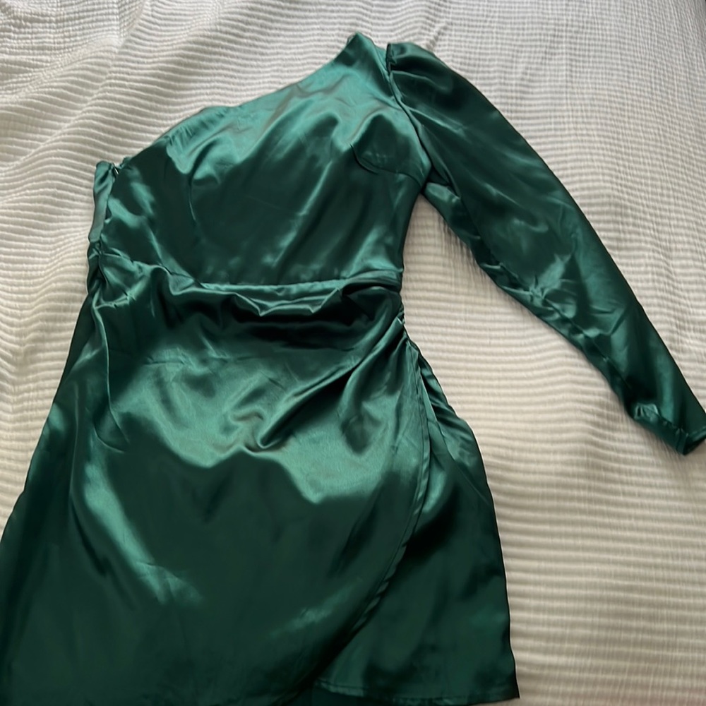 Emerald green one shoulder mini satin dress